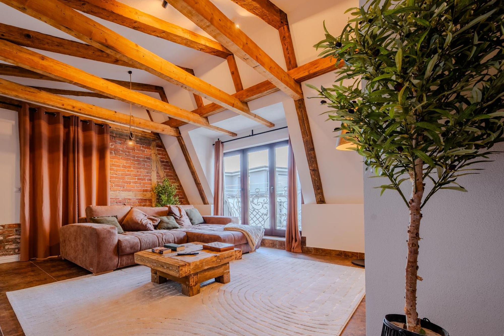 Aparthotel L&C-Elbresidenzen & Suites Am Elberadweg 4*